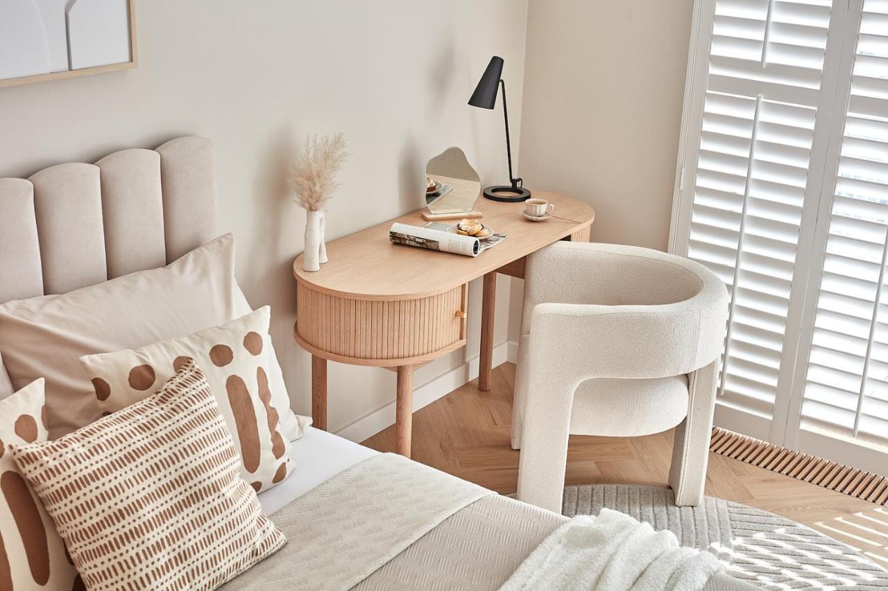 Zoli Stork - Hubnera 5 * Warschau